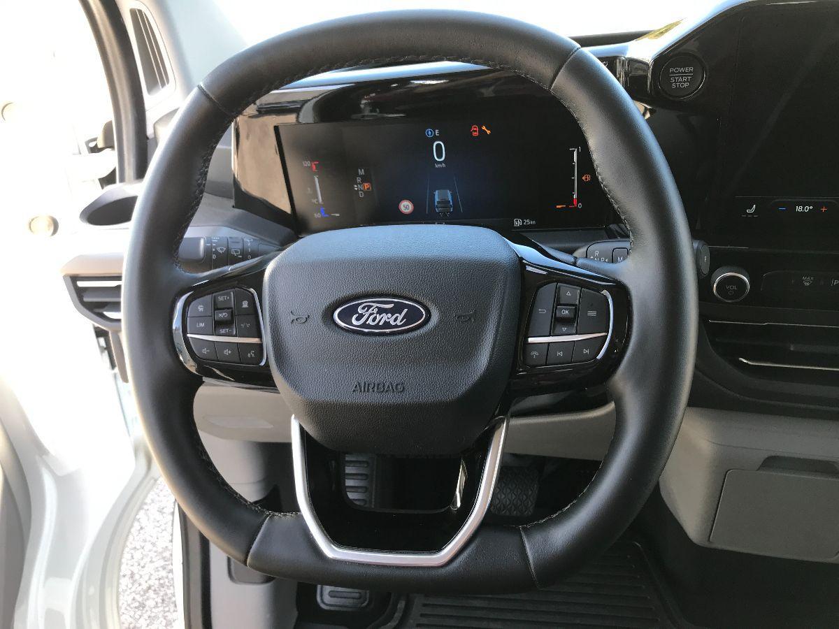 FORD Tourneo Custom TITANIUM L1H1 2.0 ECOBLUE 170CV AUTOMATICO 8 POSTI
