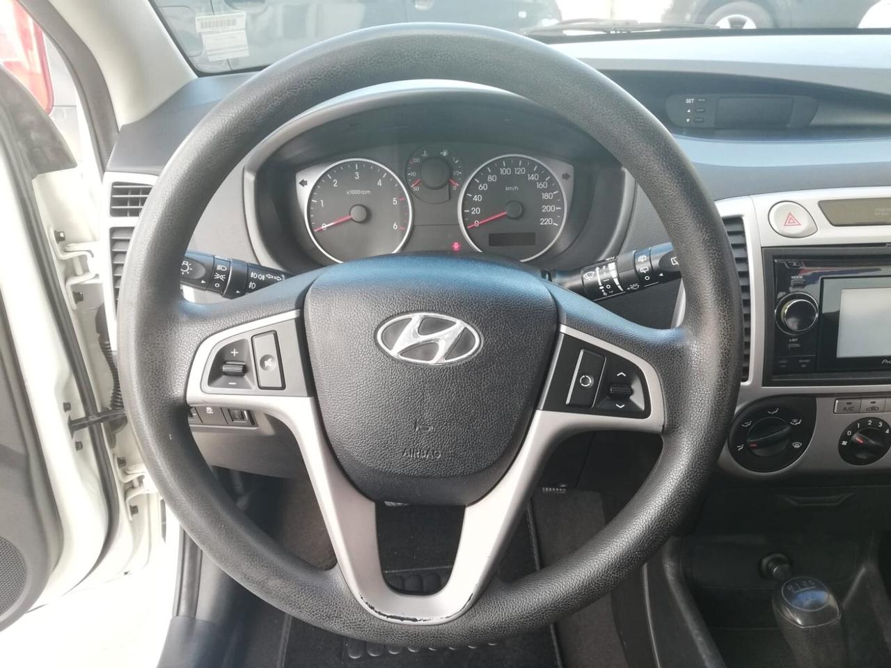 Hyundai i20 1.4 CRDi Sound Edition - 2011