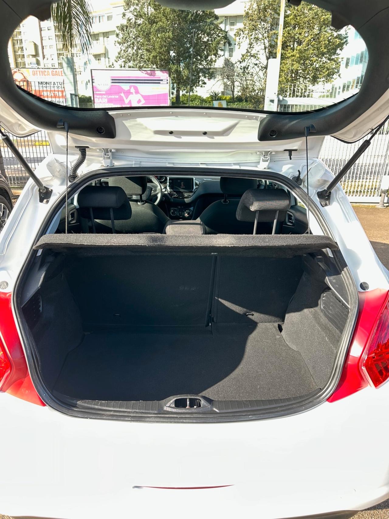 PEUGEOT 208 1.4 HDI DIESEL 2015 OK NEOPATENTATI