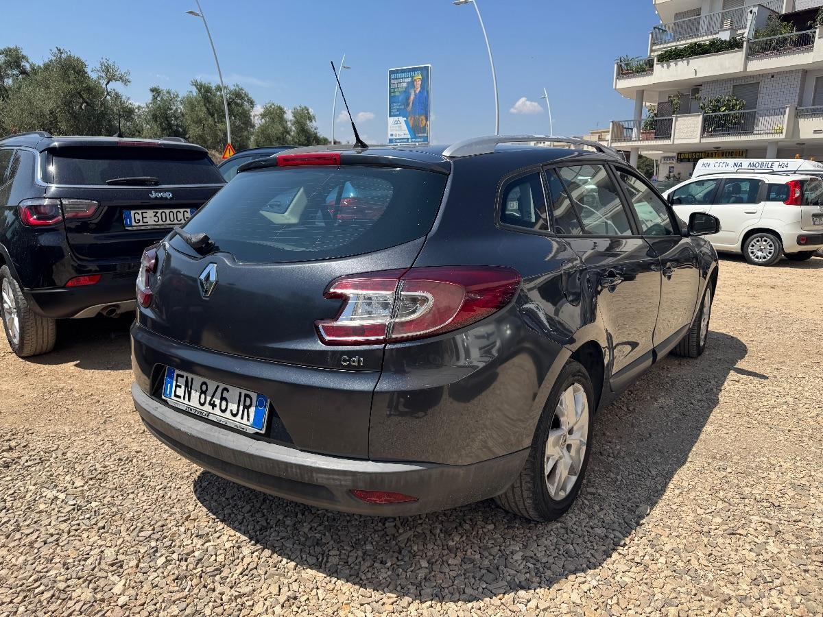 RENAULT - Mégane - 1.5 dCi 90CV Attractive