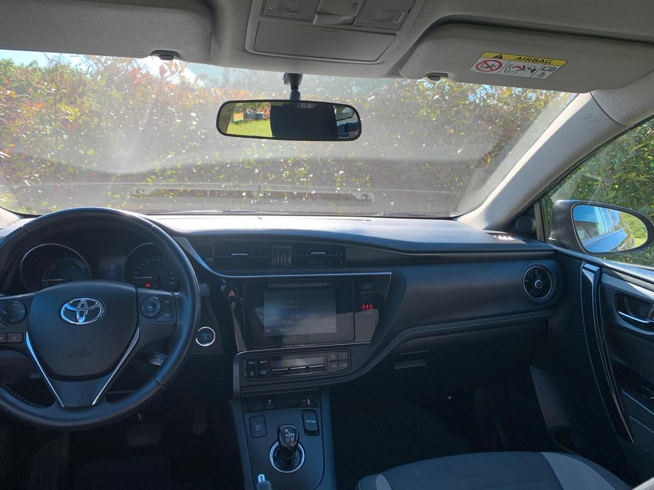 Toyota Auris Touring Sports 1.8 Hybrid Lounge