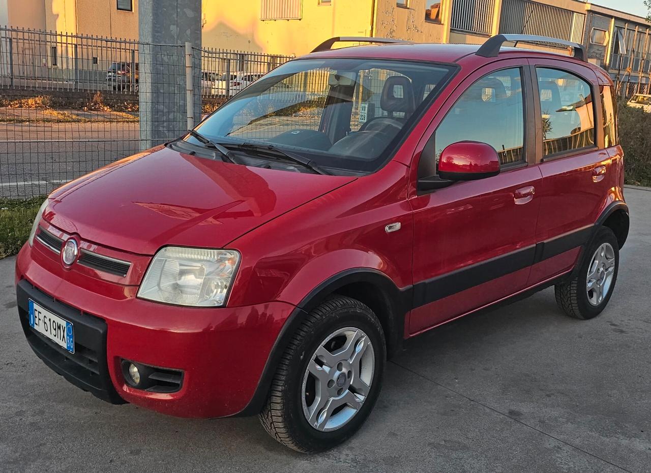 FIAT PANDA 4X4 1.3 MULTIJET OK NEOPATENTATI