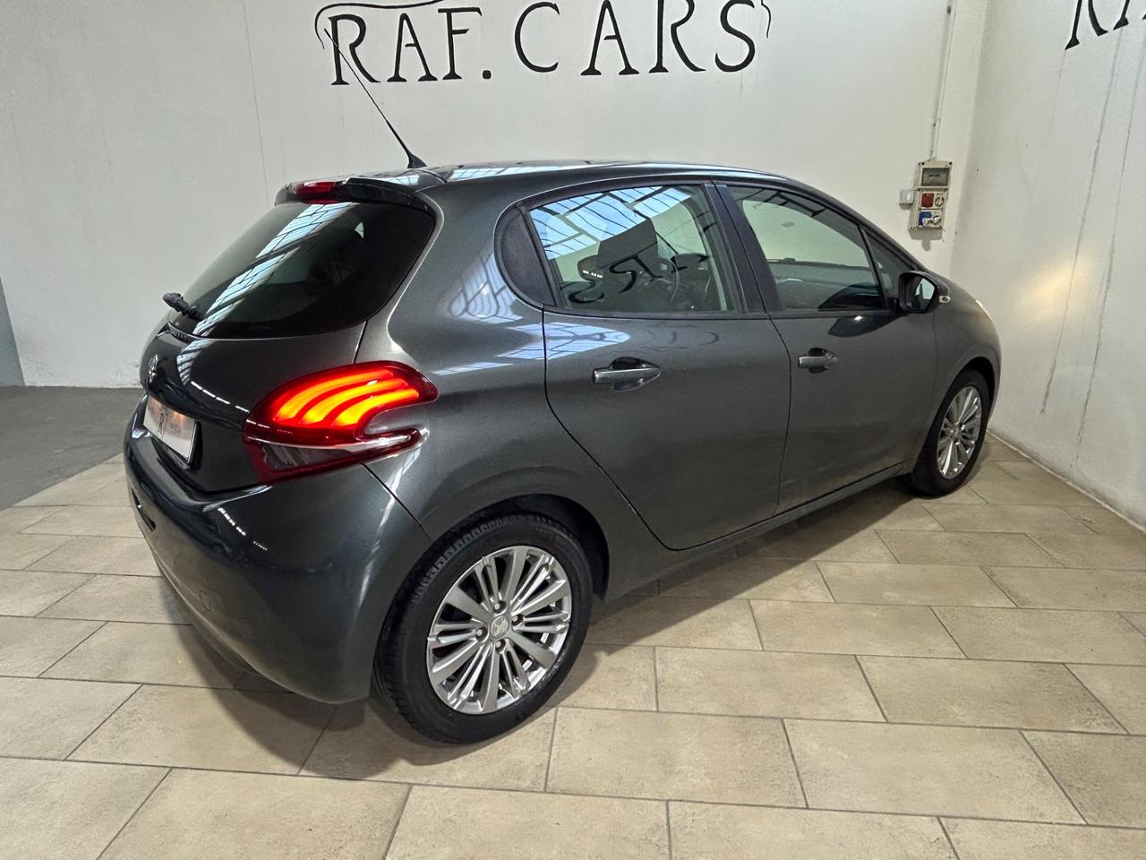Peugeot 208 PureTech 82 5 porte Allure