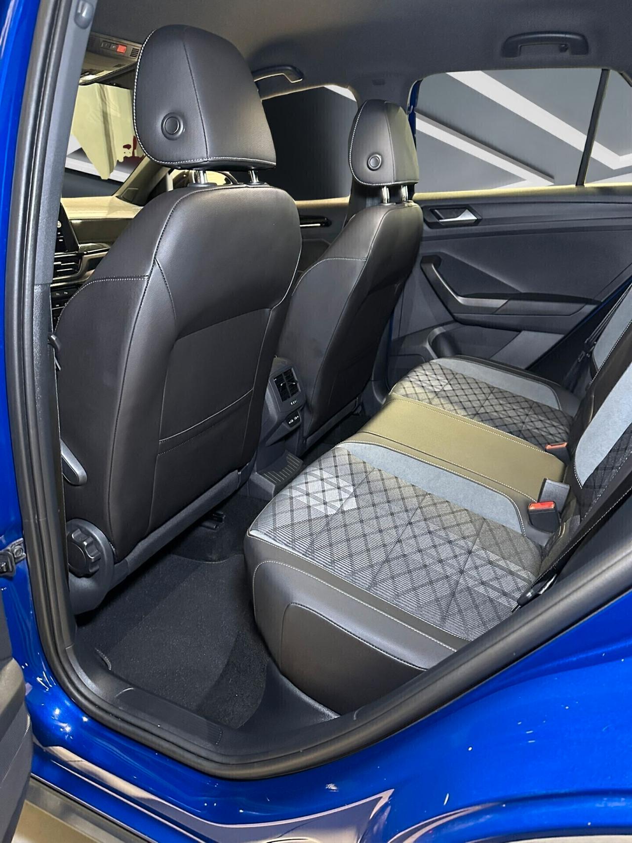 Volkswagen T-Roc 2.0 TDI SCR 150 CV DSG 4MOTION R-Line