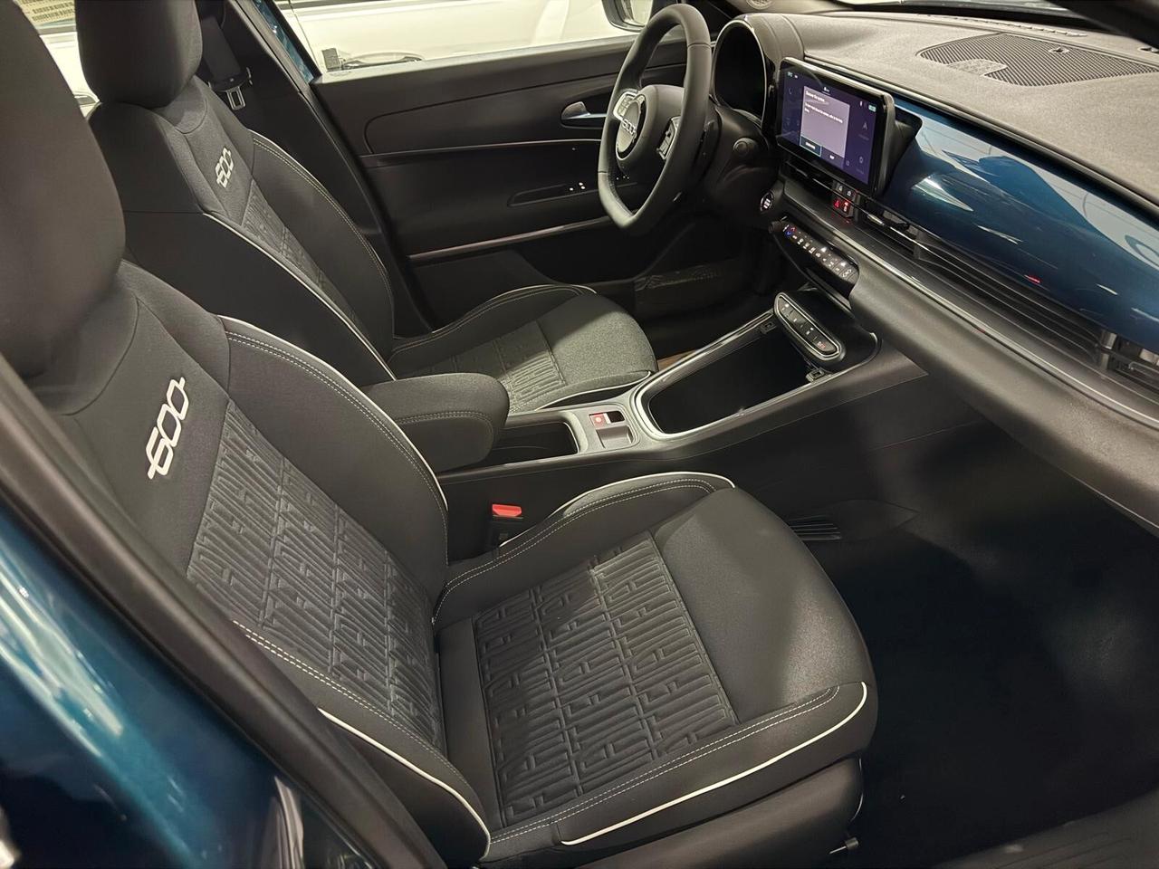 Fiat 600 Hybrid 110 CV SERIE SPECIALE 2025