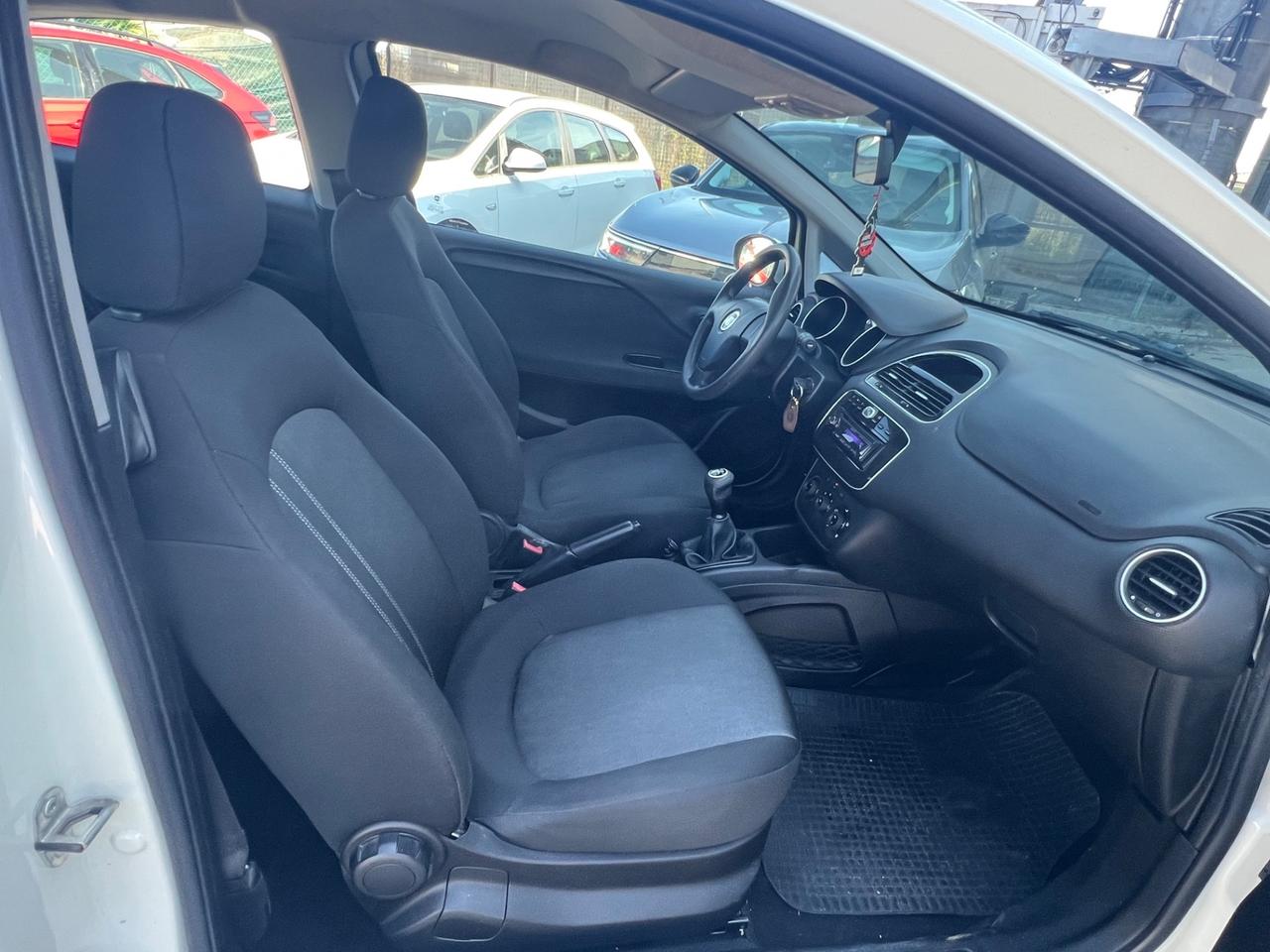 Fiat Punto 1.3 MJT 85 CV 3 porte Lounge