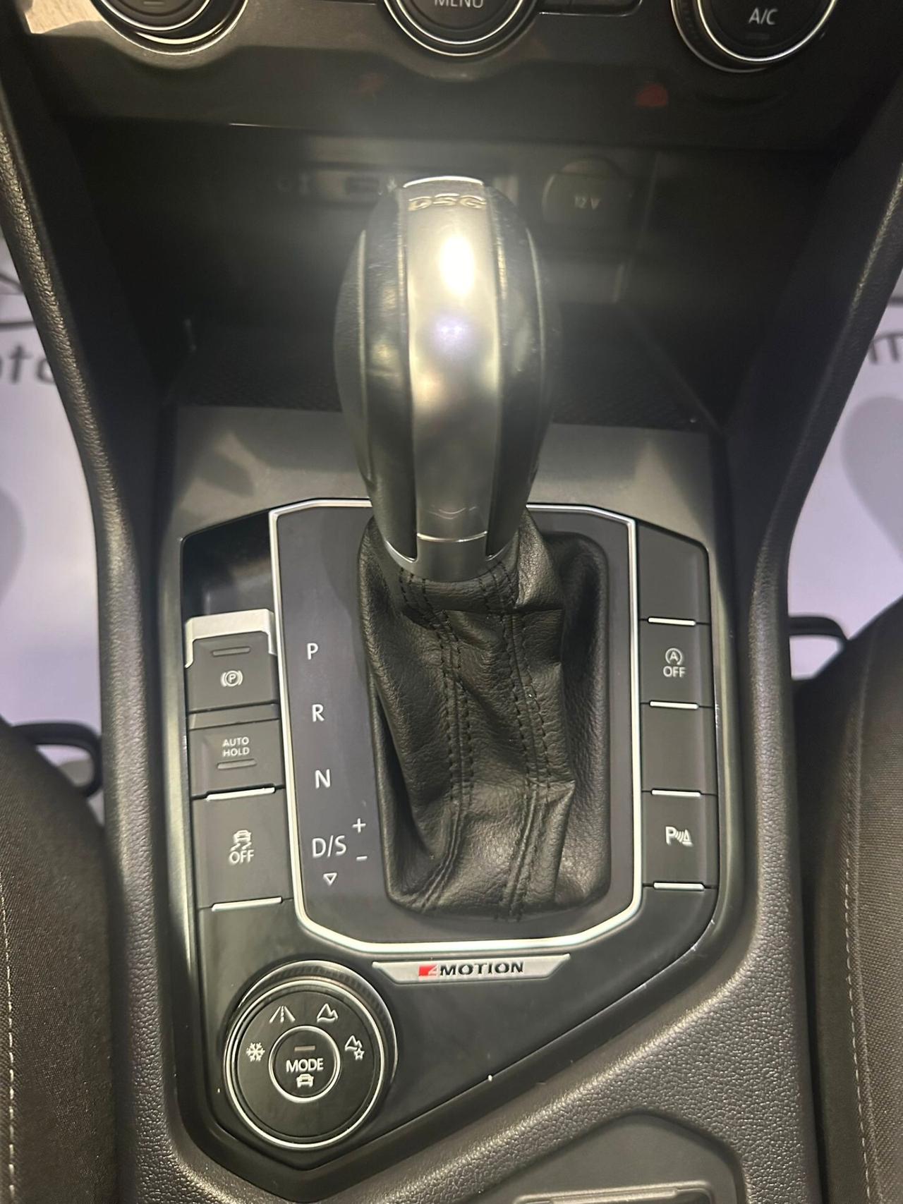 Volkswagen Tiguan 2.0 TDI SCR DSG 4MOTION Business BMT