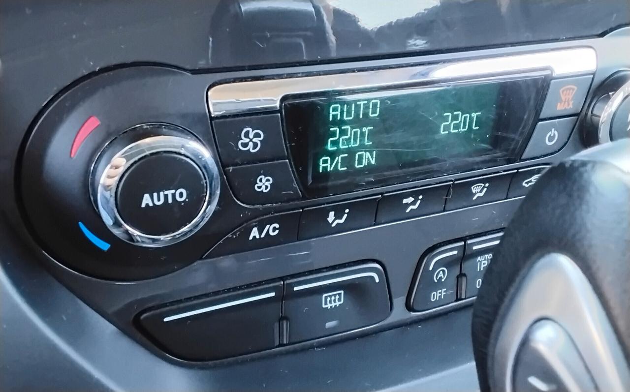 Ford Kuga 2.0 TDCI 150 CV S&S 4WD Powershift Titanium