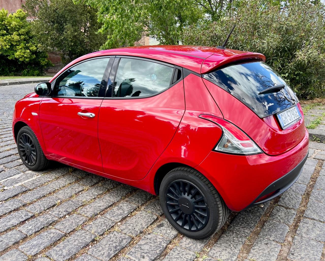 Lancia Ypsilon 1.0 FireFly 5 porte S&S Hybrid Silver Plus