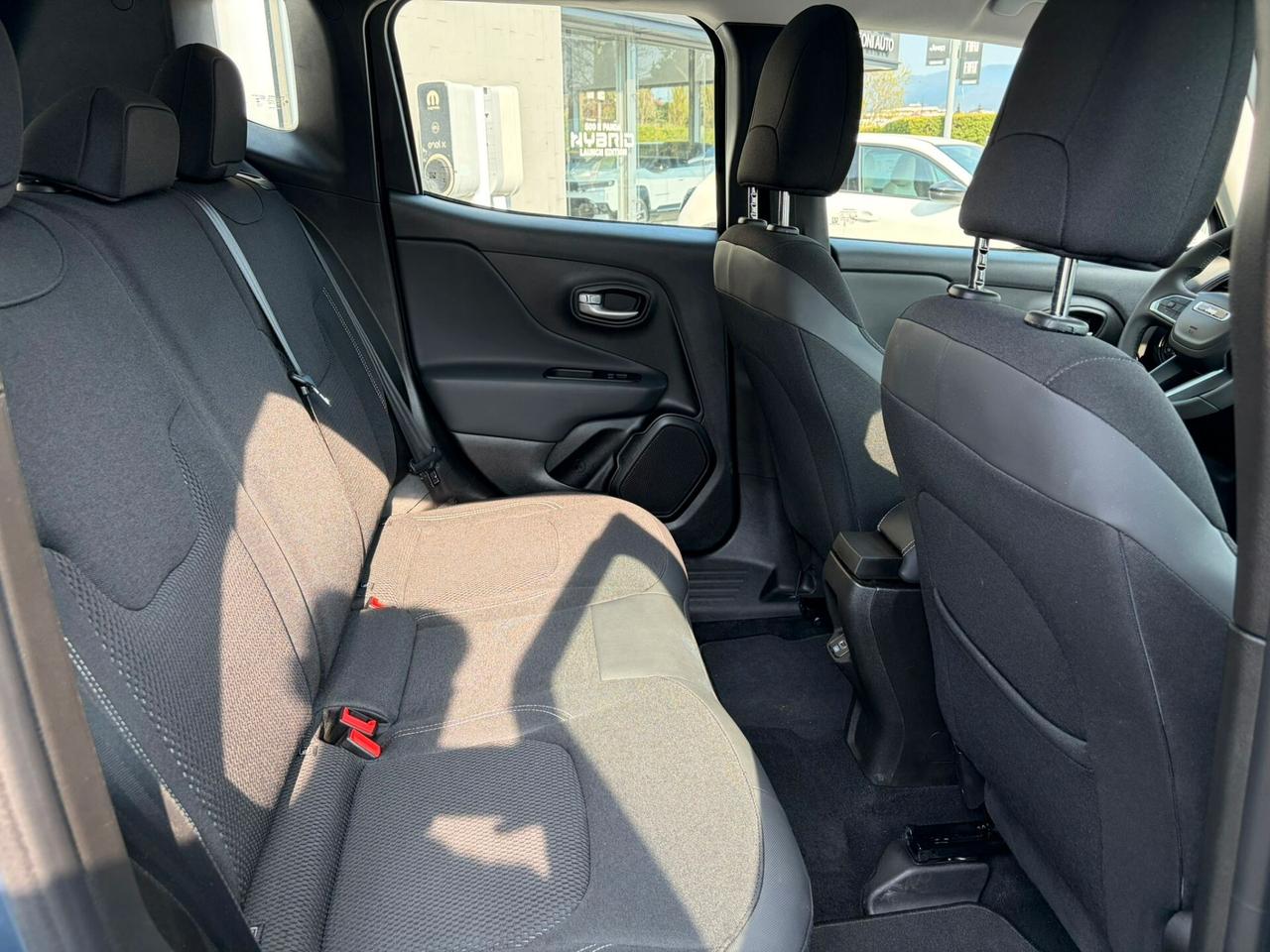 Jeep Renegade 1.5 Turbo T4 MHEV Summit