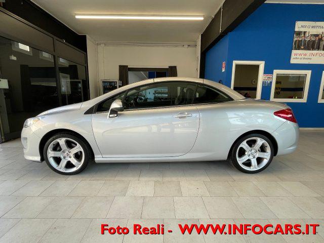 PEUGEOT 308 2.0 HDi 140CV CC Féline