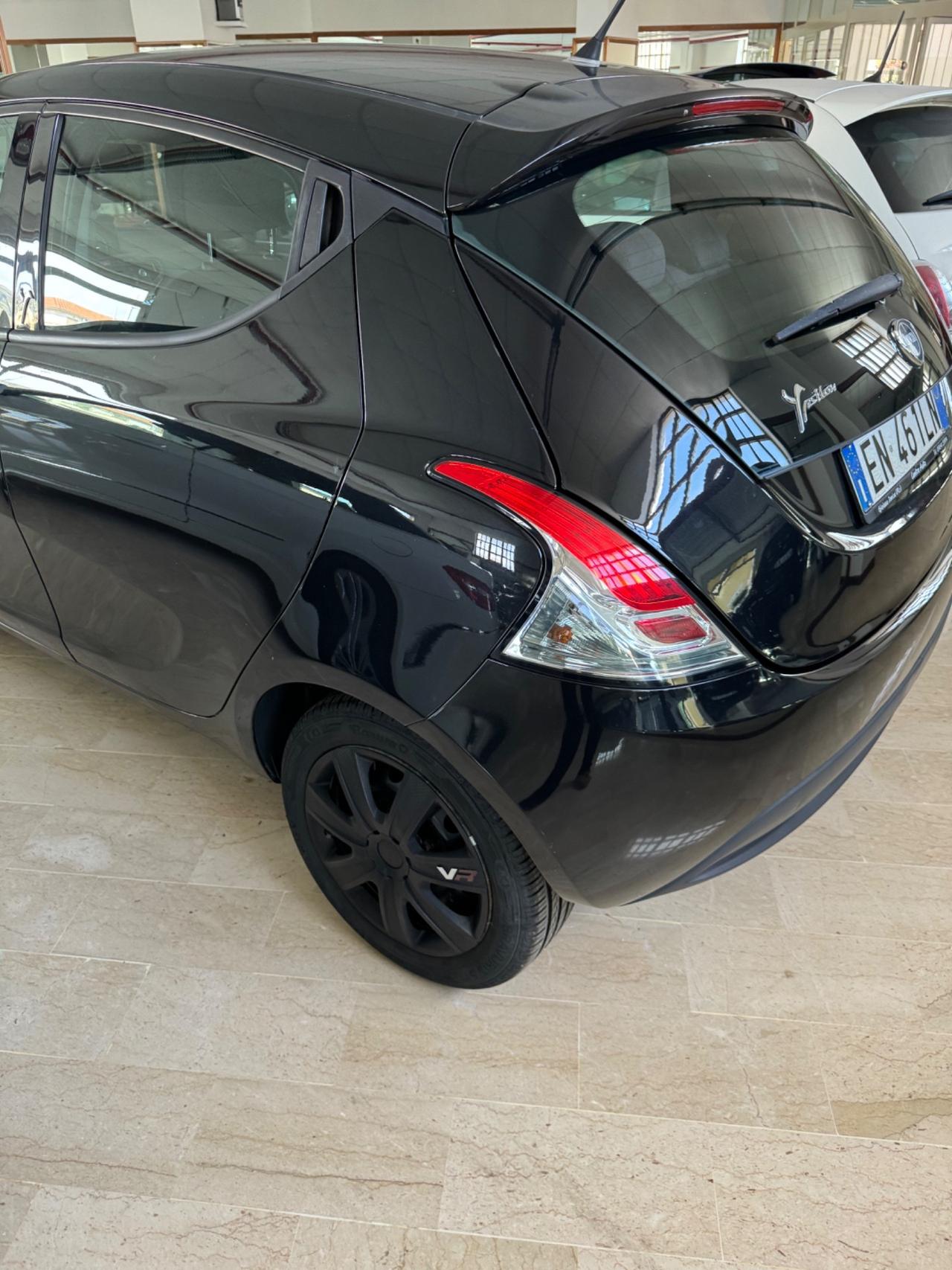 Lancia Ypsilon 1.2 69 CV 5 porte S&S Silver