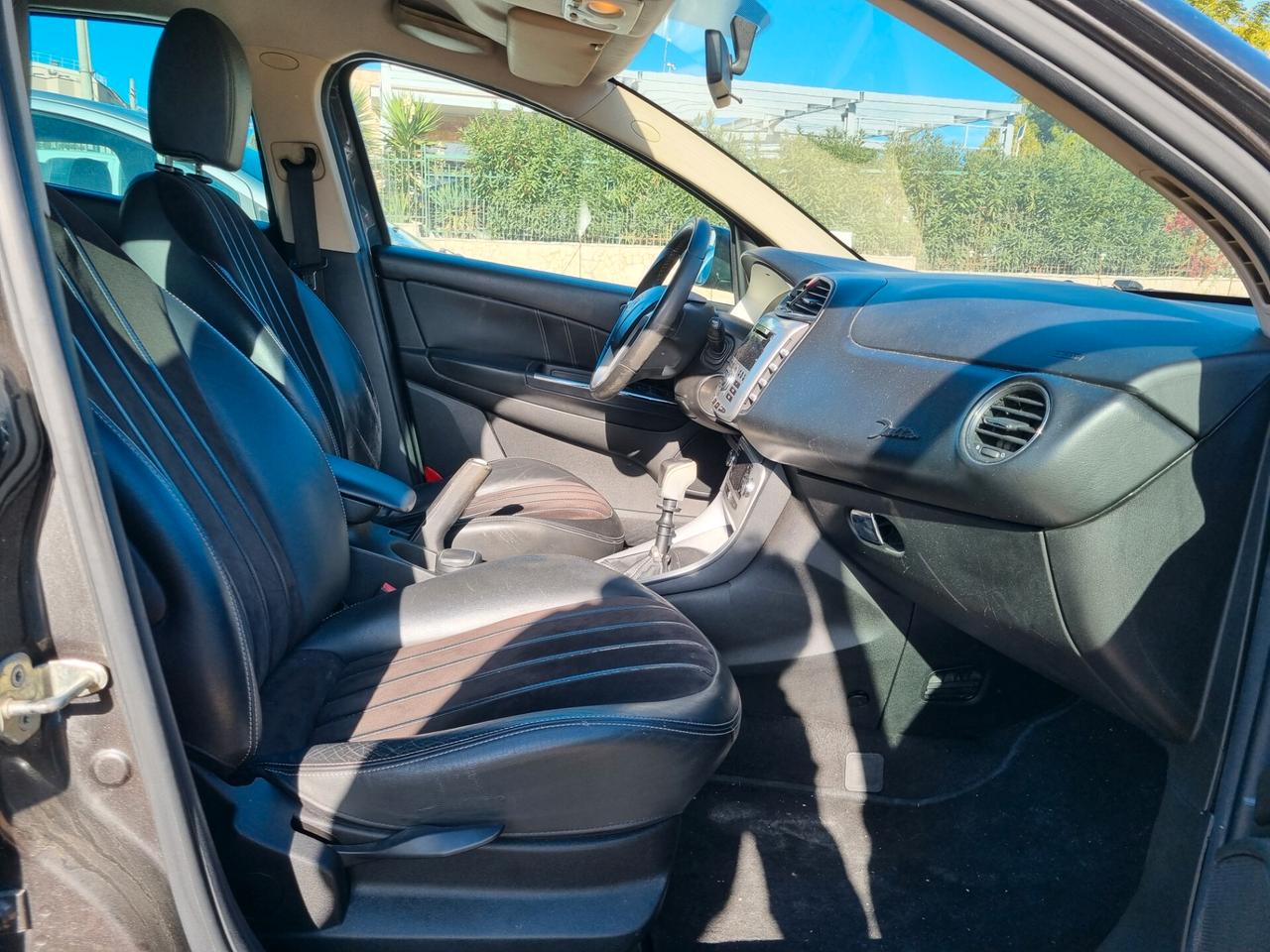 Lancia Delta 1.6 MJT DPF Platino 120 CV