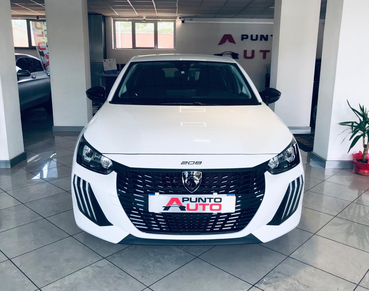 Peugeot 208 1.2 benzina neopatenti 15mila km