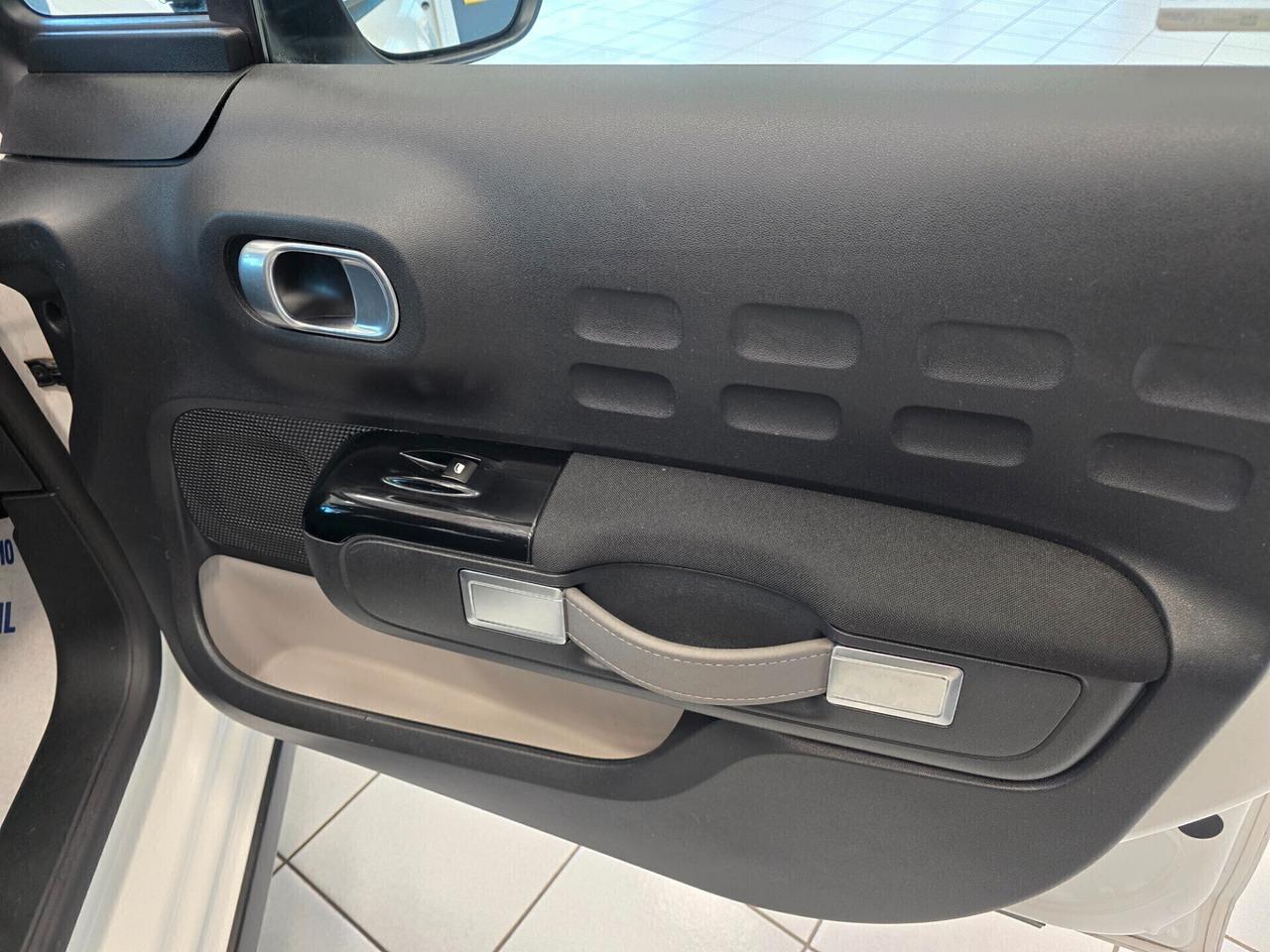 Citroen C3 PureTech 82 Shine 2017 NEOPATENTATI