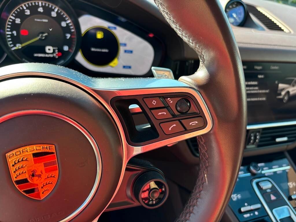 Porsche Cayenne 3.0 E-Hybrid 2022/solo 87.000 KM IVA ESPOSTA Tua a soli 759 Euro al mese
