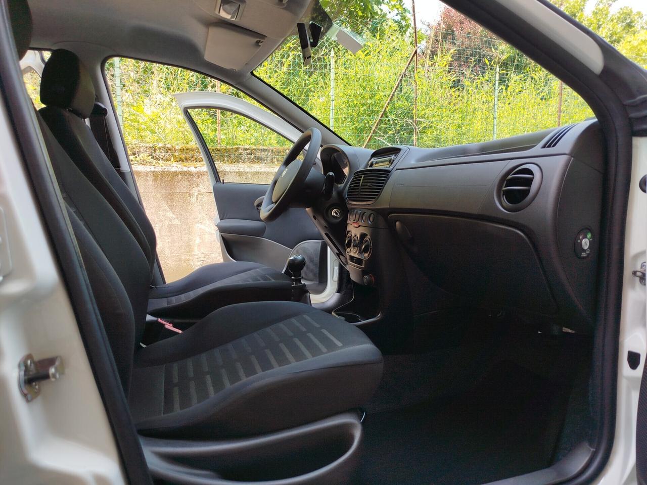 Fiat Punto 1.2 BENZINA 60cv / 34.000km / Unipro
