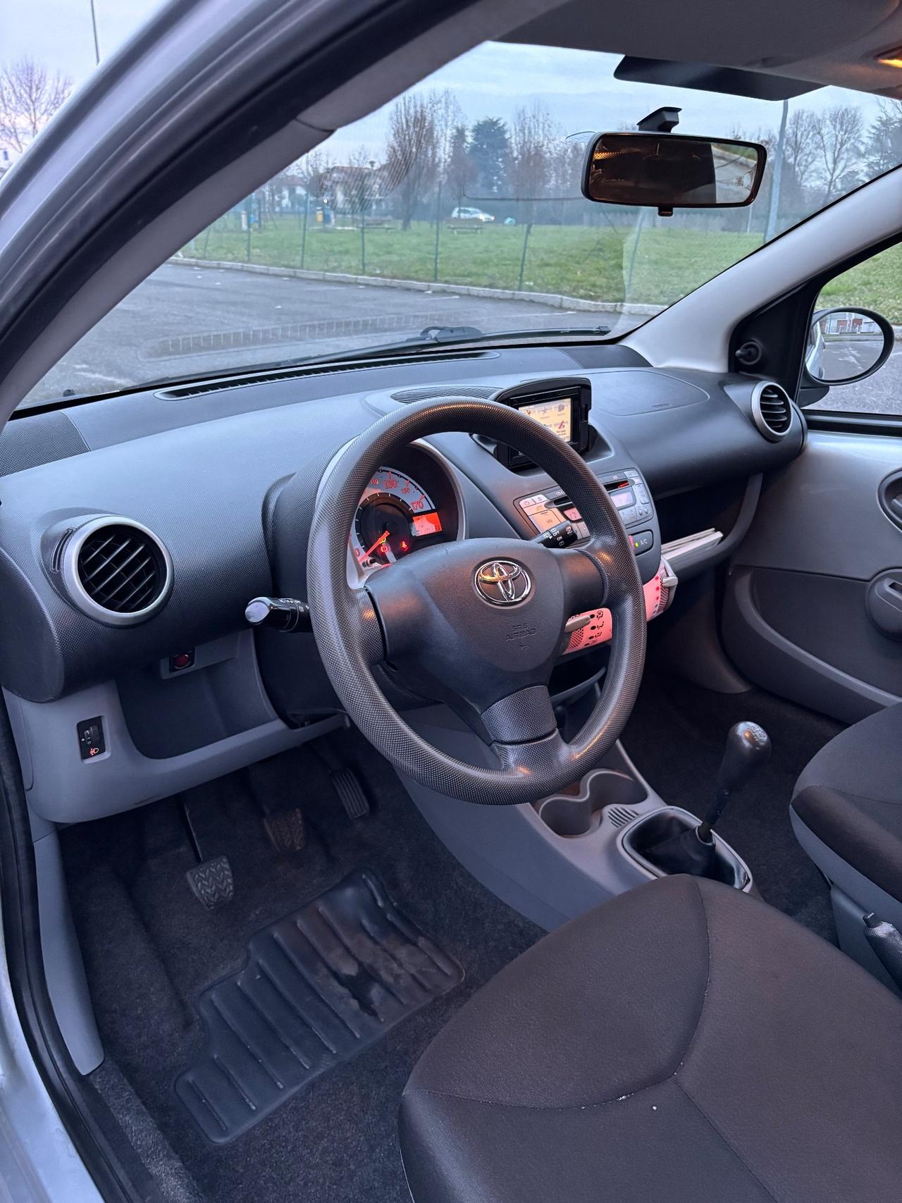 Toyota Aygo 1.0 12V VVT-i 5 porte Now Connect