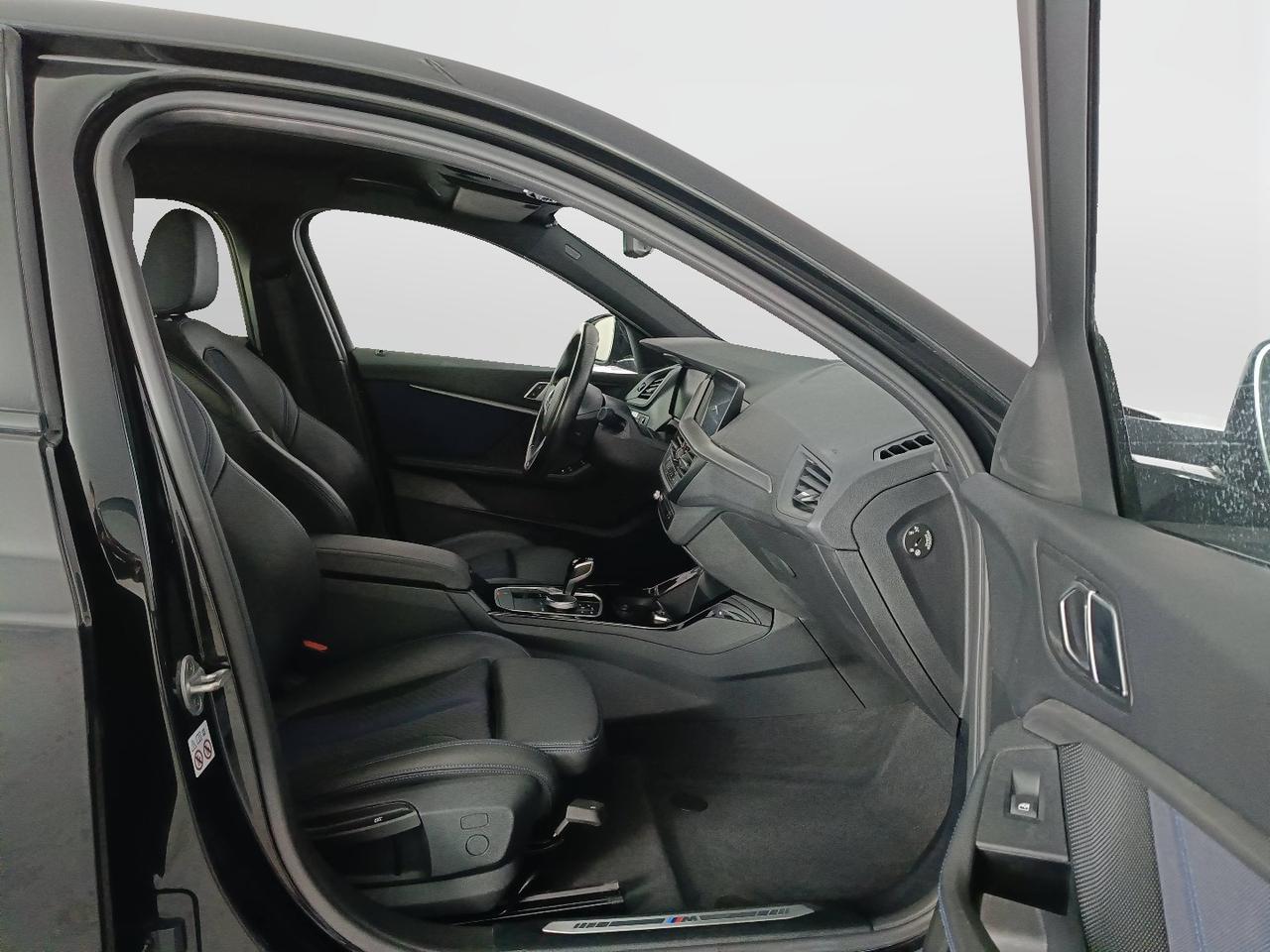 BMW Serie 1 F40 - 118d Msport auto