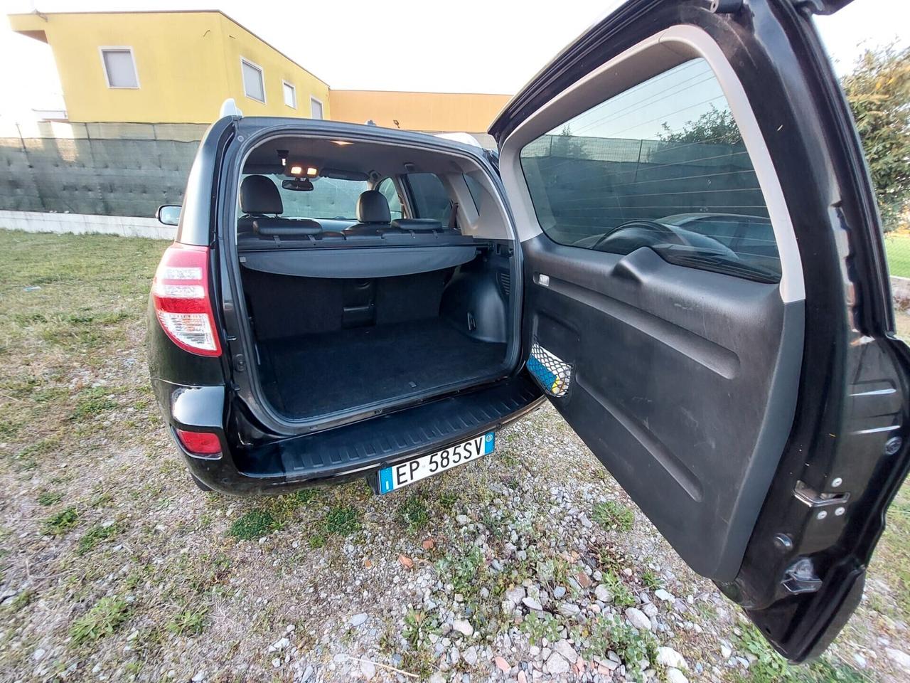 Toyota RAV 4 RAV4 Crossport 2.2 D-4D 150 CV Lounge