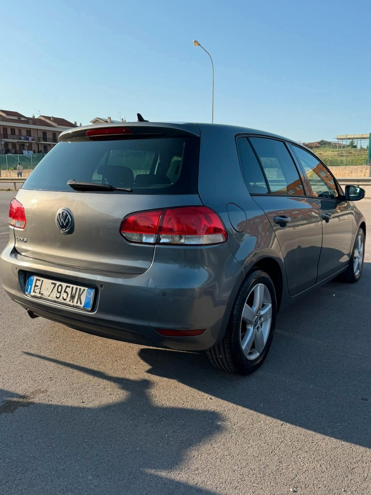 Volkswagen Golf 1.6 TDI DPF 3p. Highline