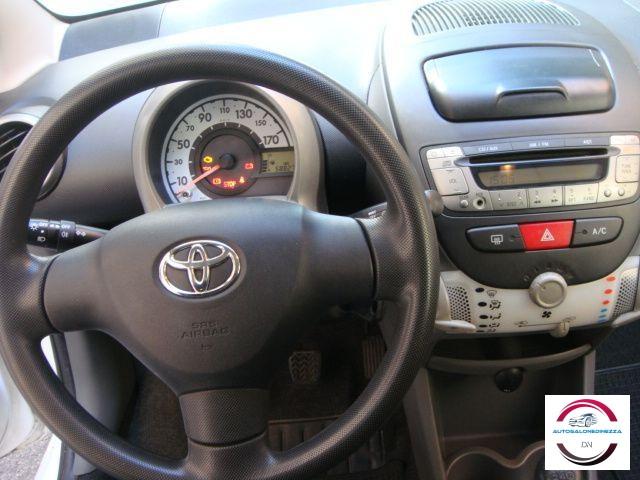TOYOTA - Aygo - 12V VVT-i 5 porte Now Connect