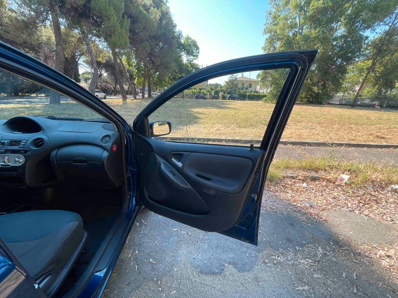 Toyota Yaris 5p 1.4 d-4d Sol NEOPATENTATI