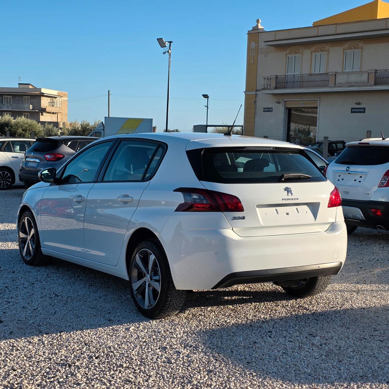 Peugeot 308 BlueHDi 130 S&S EAT8 Allure