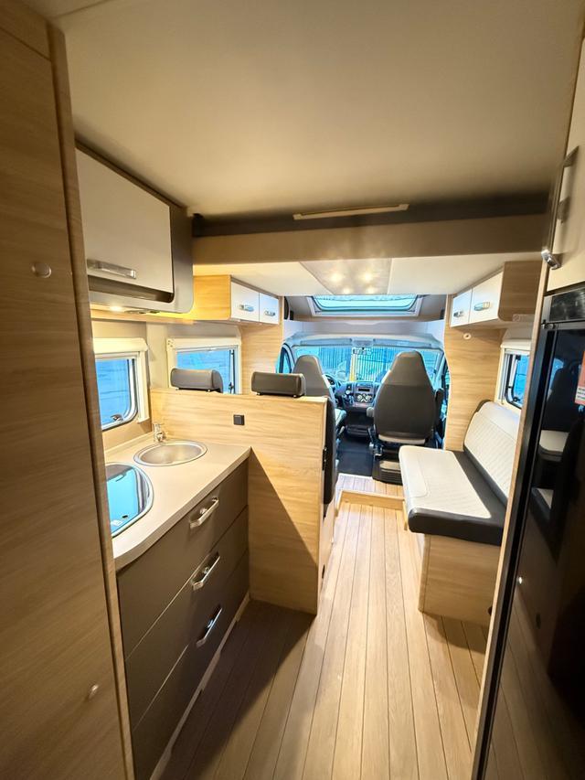 WEINSBERG CARASUITE 650 CLIMA BASCULANTE MATRIMONIALE PELLE