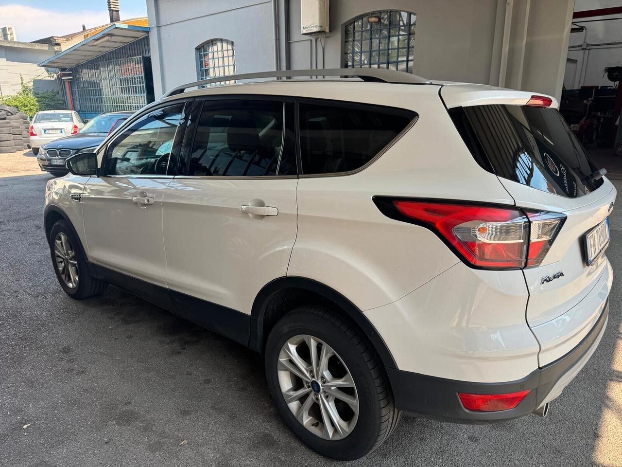 Ford Kuga 2.0 TDCI 150 CV S&S 4WD Powershift Business