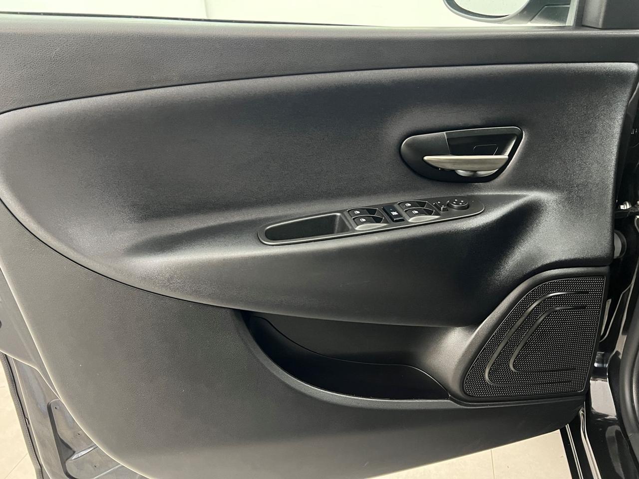 LANCIA Ypsilon III 2015 Ypsilon 1.0 firefly hybrid Gold s&s 70cv