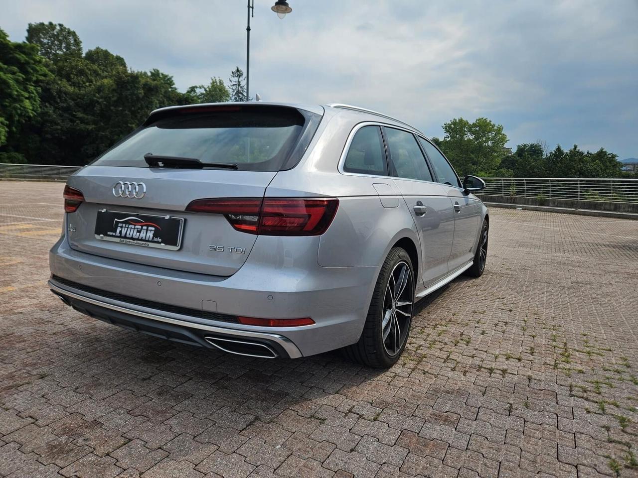 Audi A4 Avant 2.0 TDI 150 CV S tronic S line edition