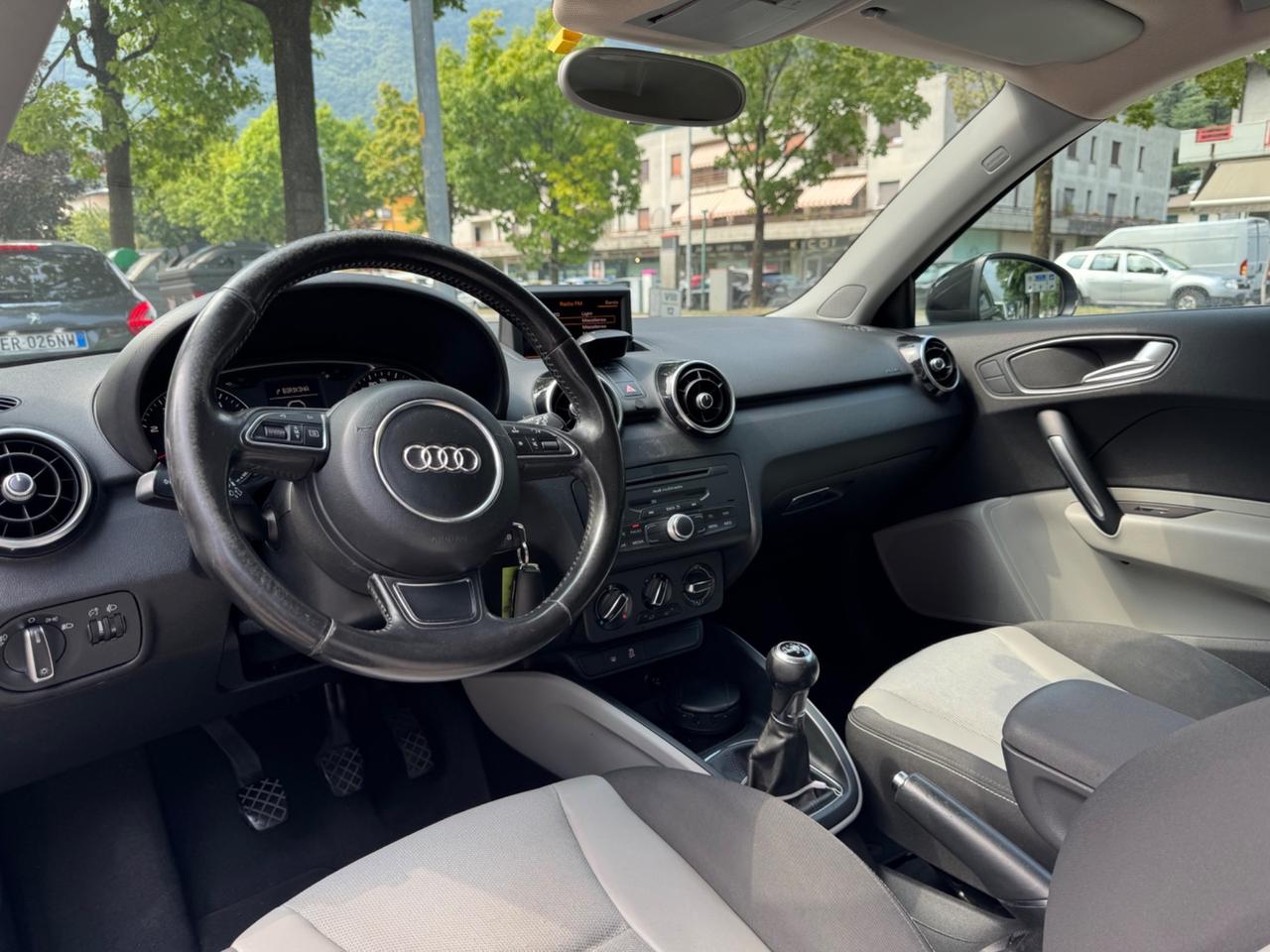 Audi A1 1.2 TFSI Ambition TAGLIANDATA - OK NEOPATENTATI