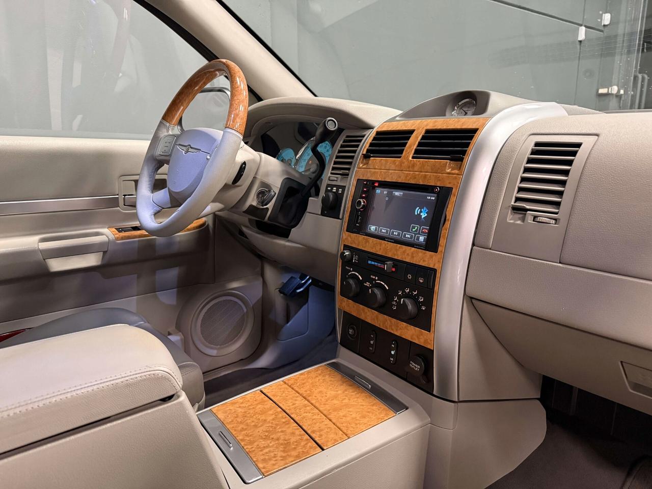 aspen 5.7 V8 HEMI cat AWD Touring