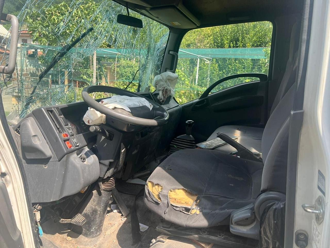 ISUZU RIBALTABILE, MARCIANTE MA INCIDENTATO SUPER PREZZO!