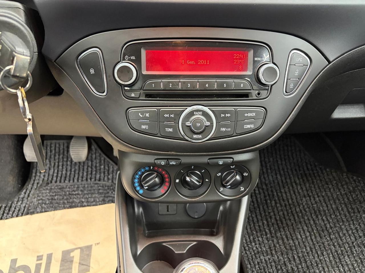 Opel Corsa 1.4 90CV GPL Tech 5 porte Innovation