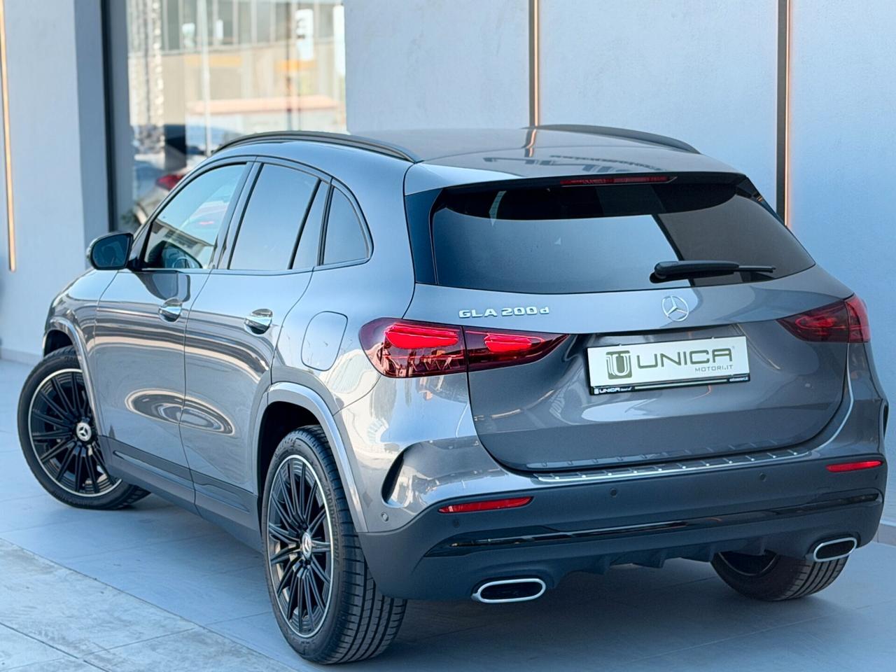Mercedes-benz GLA 200 d 2.0 150 CV KM0 AMG Premium Plus IVA ESPOSTA