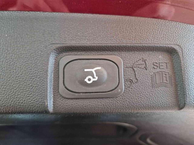 FORD Puma 1.0 EcoBoost Hybrid 125 CV aut. Vivid Ruby Edition