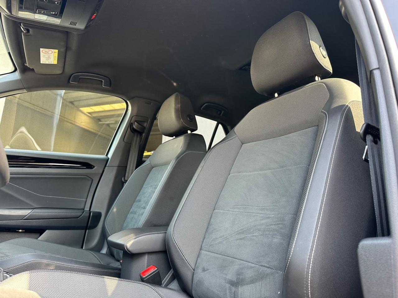 VW T-Roc 2.0 TDI DSG R-Line Possibile Finanziamento