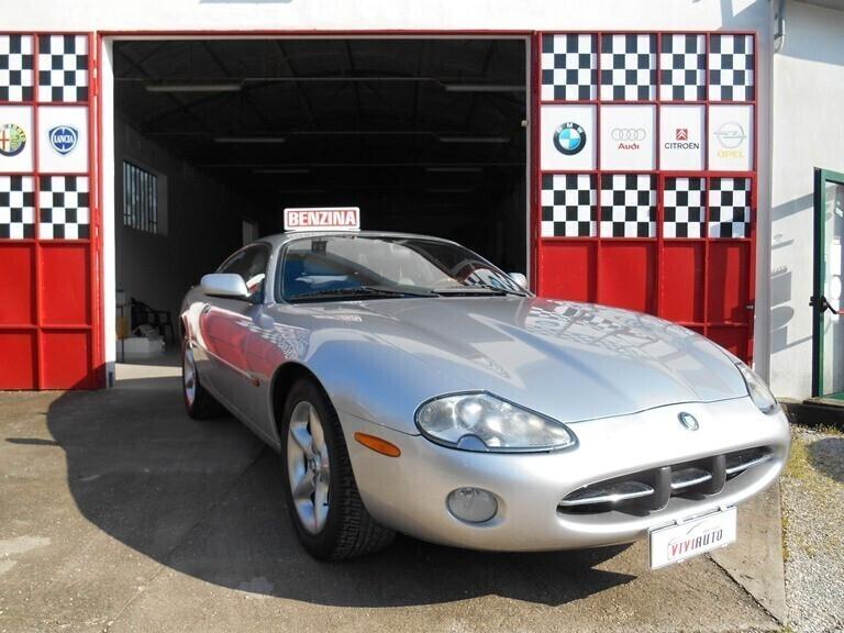 JAGUAR XK8 4.0 COUPE' ISCRITTA A.S.I