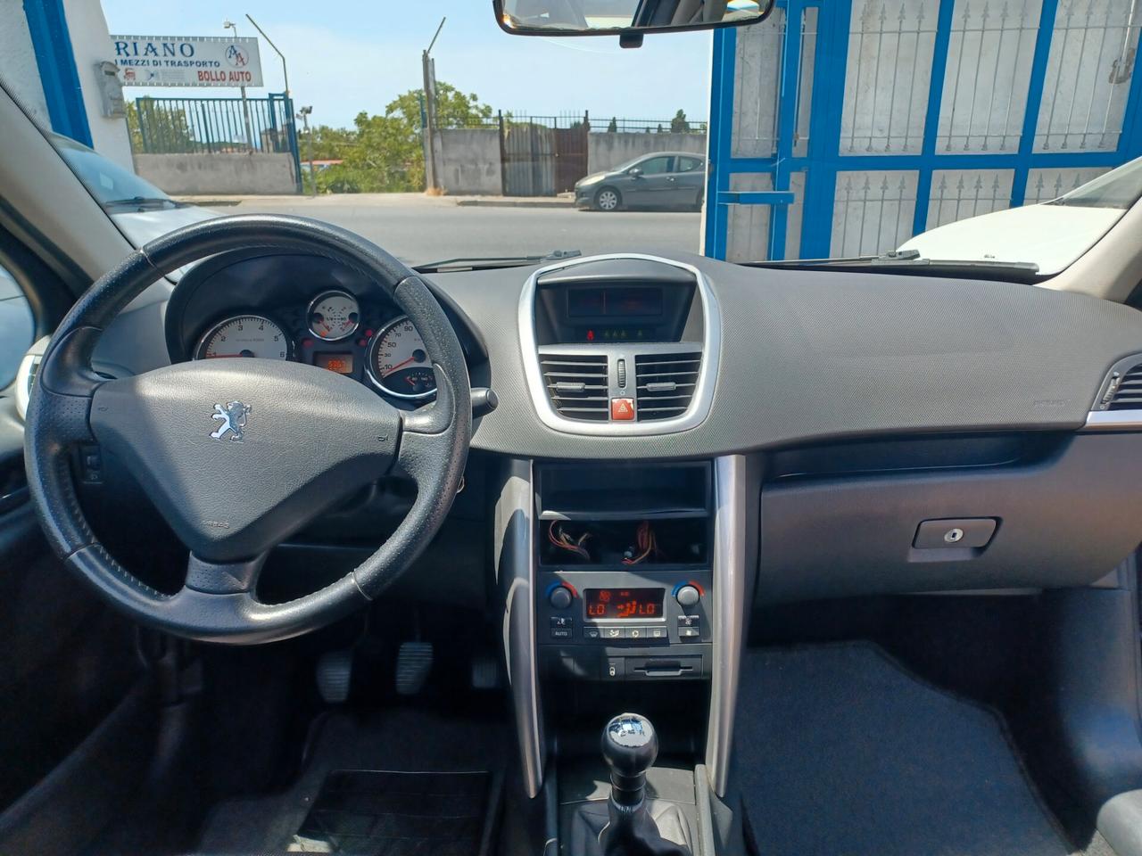 Peugeot 207 1.4 88CV 3p. ONE Line