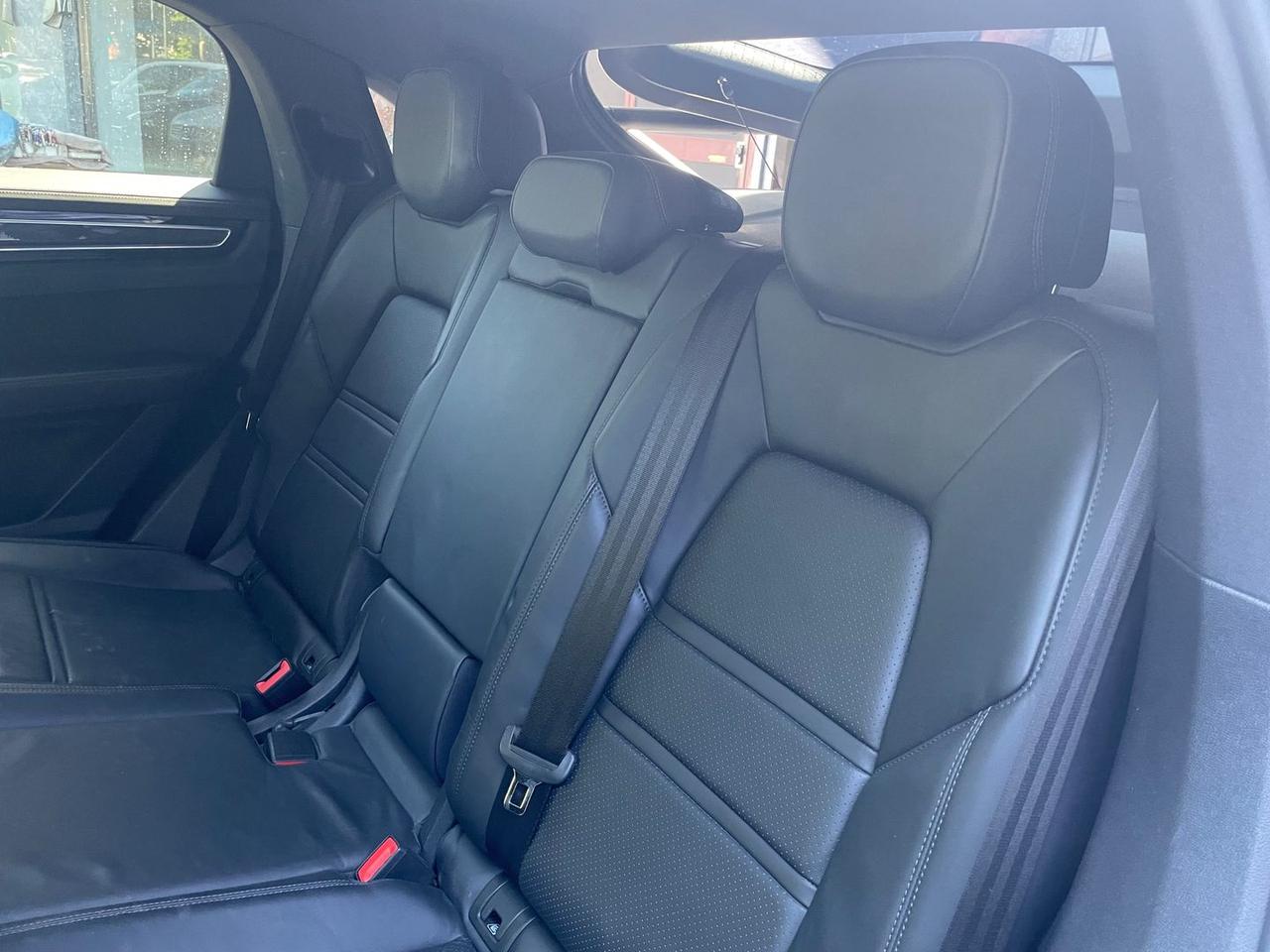 Porsche Cayenne Platinum Edition 3.0 S #6026