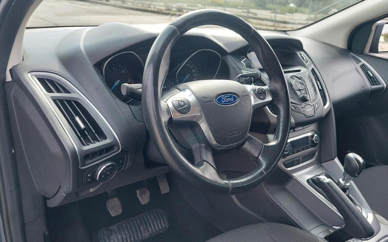 FORD FOCUS 1.6 - POCHI CHILOMETRI-CONSUMI RIDOTTI