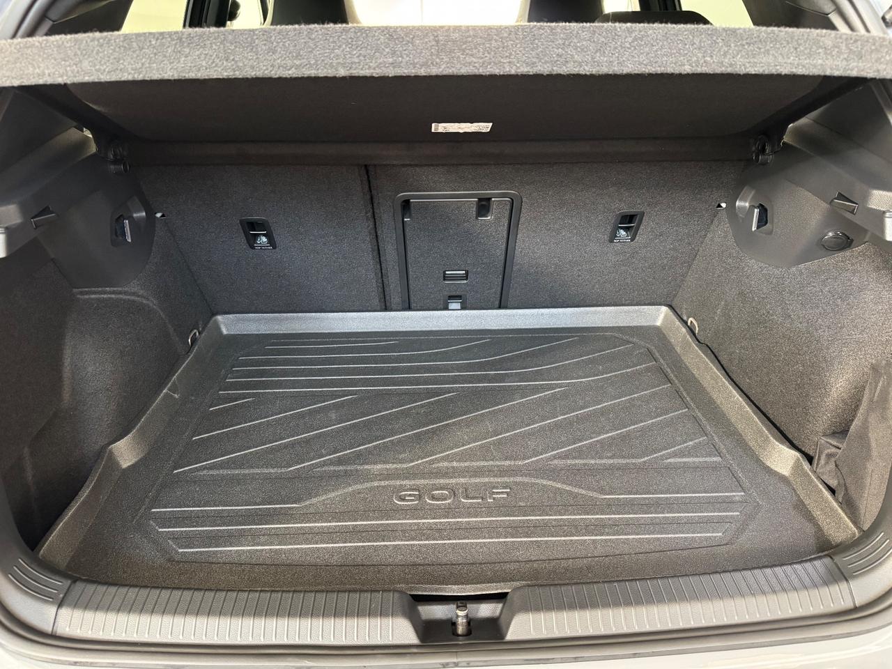 Volkswagen Golf 1.5 eTSI 150 CV DSG R-Line TETTO