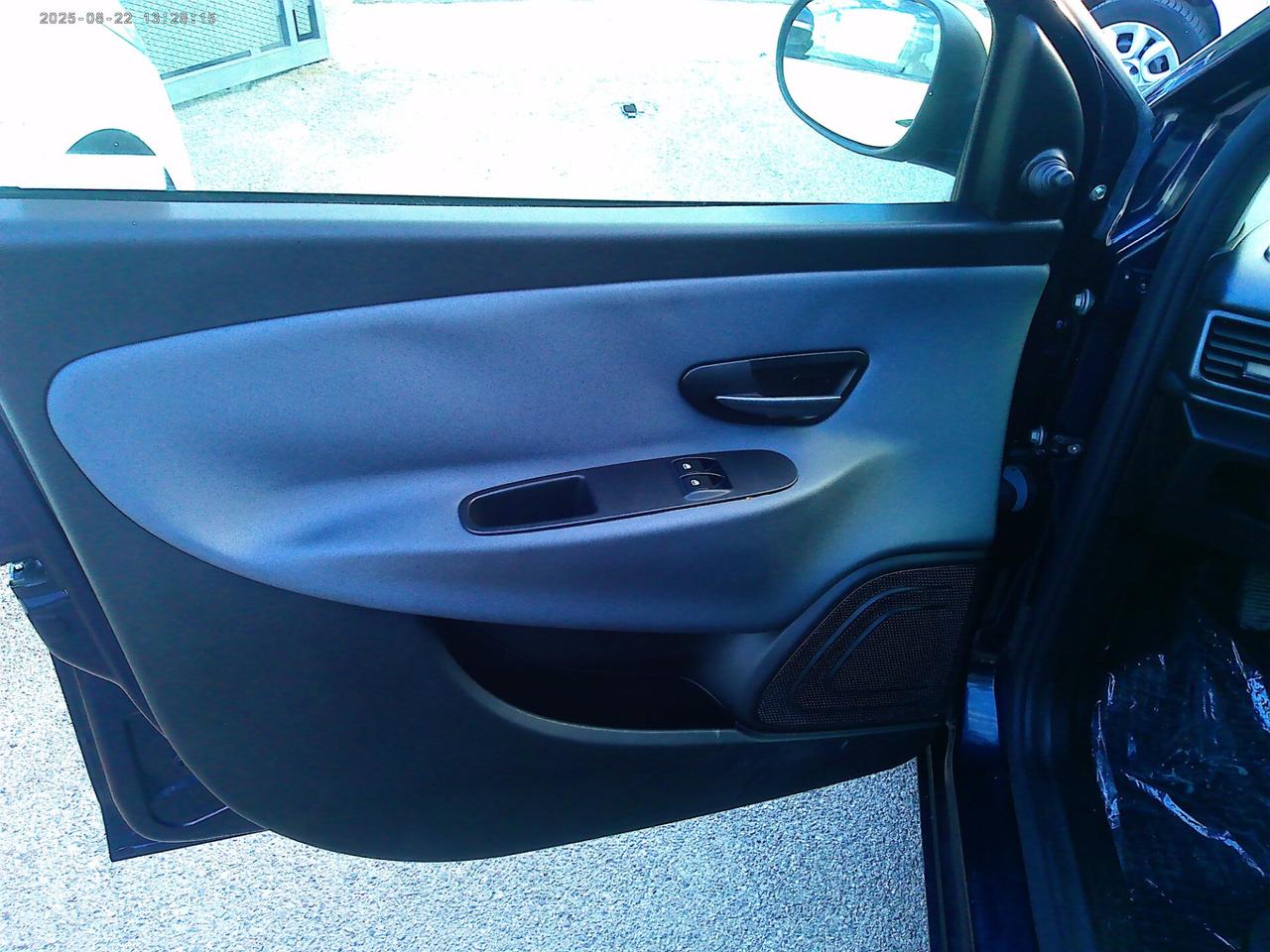 Lancia Ypsilon 1.2 69 CV 5 porte GPL Ecochic Silver