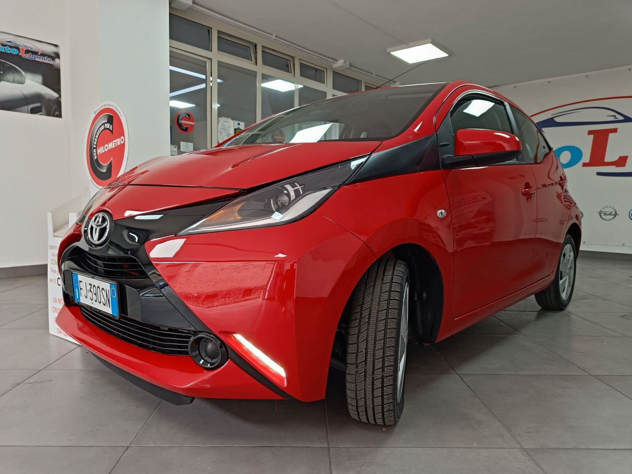 Toyota Aygo 1.0 VVT-i 69 CV 5 porte x-cool TSS MMT