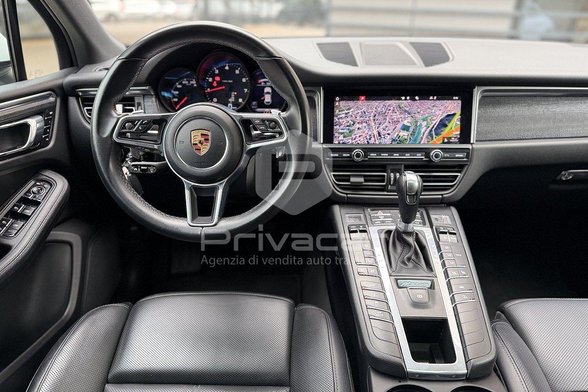 PORSCHE Macan 2.0