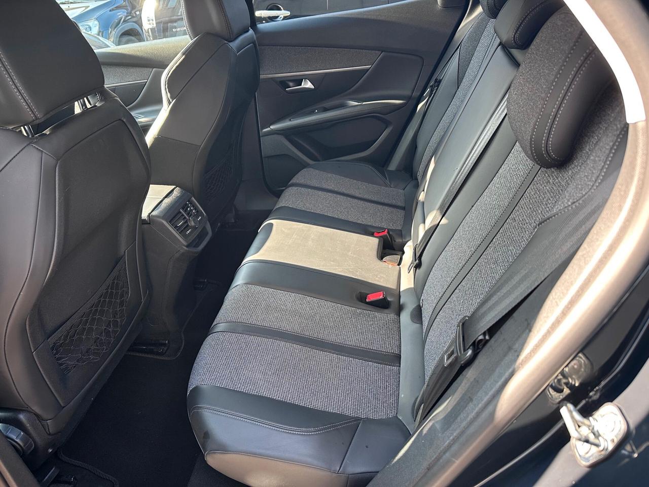 Peugeot 3008 PureTech Turbo 130 S&S Allure*EURO6*NAVI*CAMERA