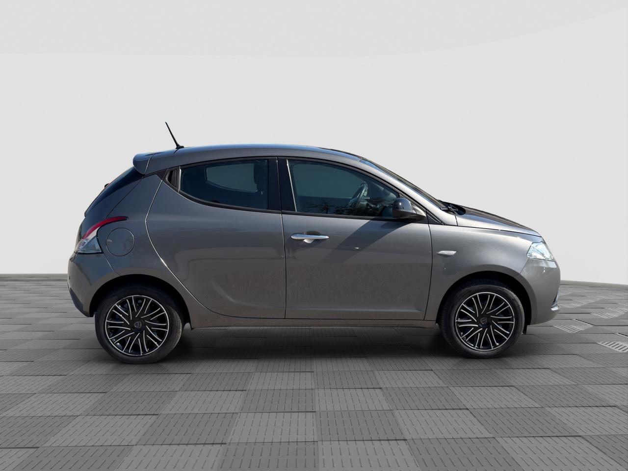 LANCIA Ypsilon 3ª serie Ypsilon 1.2 69 CV 5 porte S&S Gold