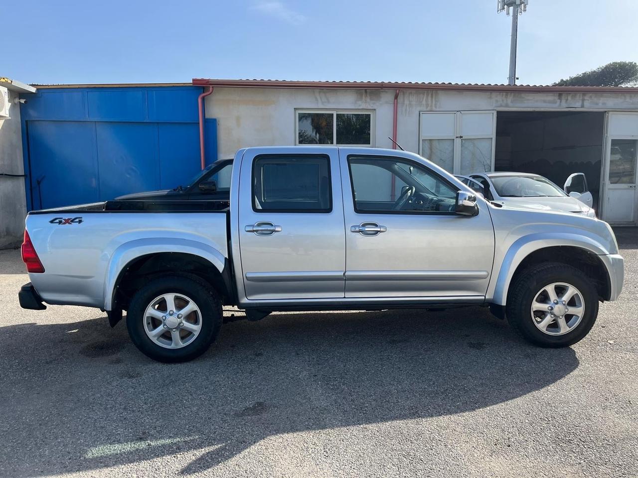 IsuzuD-Max-3.0T.D-4WD/4P-c.aut-km135000-2010